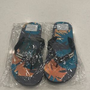 Wakiki The Laylow resort flip flops size 10 new in bag.